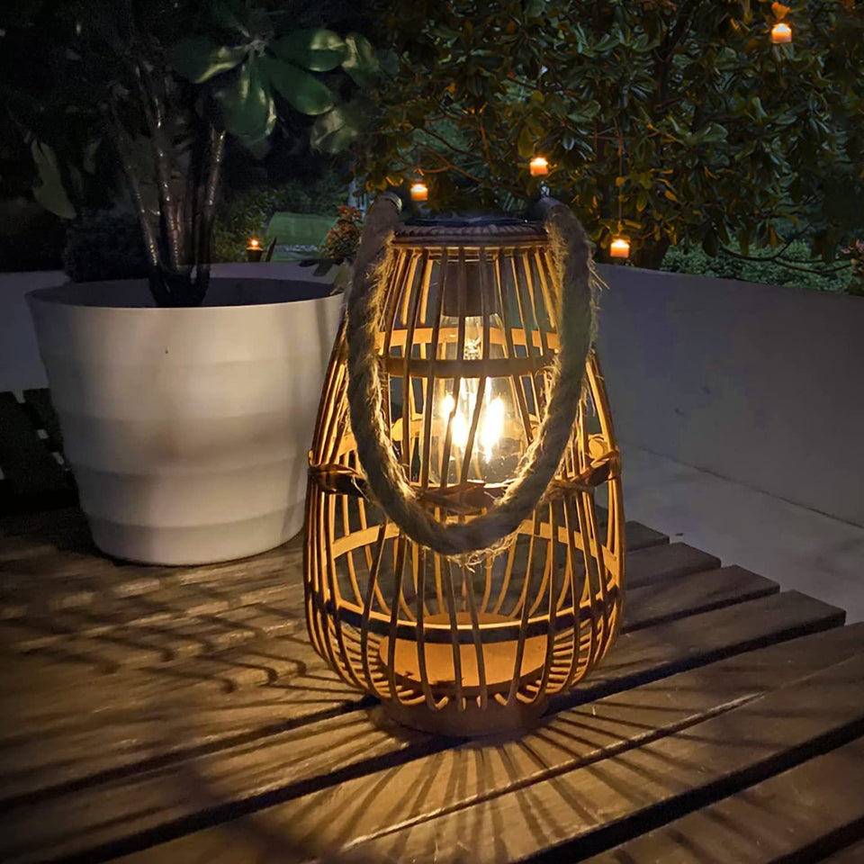 BUARO8AGA solar lantern with large rattan body and handle for outdoor decor
