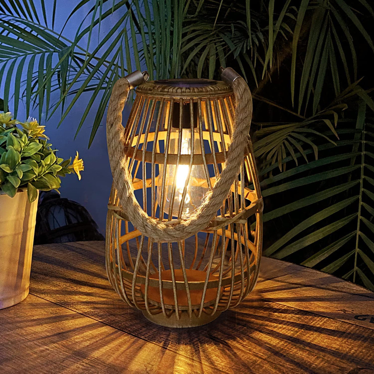 BUARO8AGA solar lantern table lamp for cozy outdoor evenings