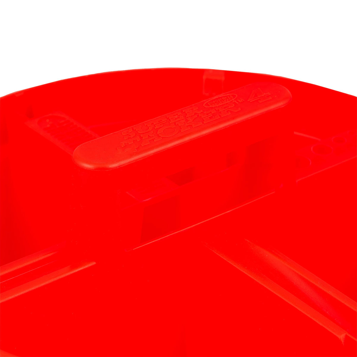 Center carry handle for easy transport of the stacked tray.