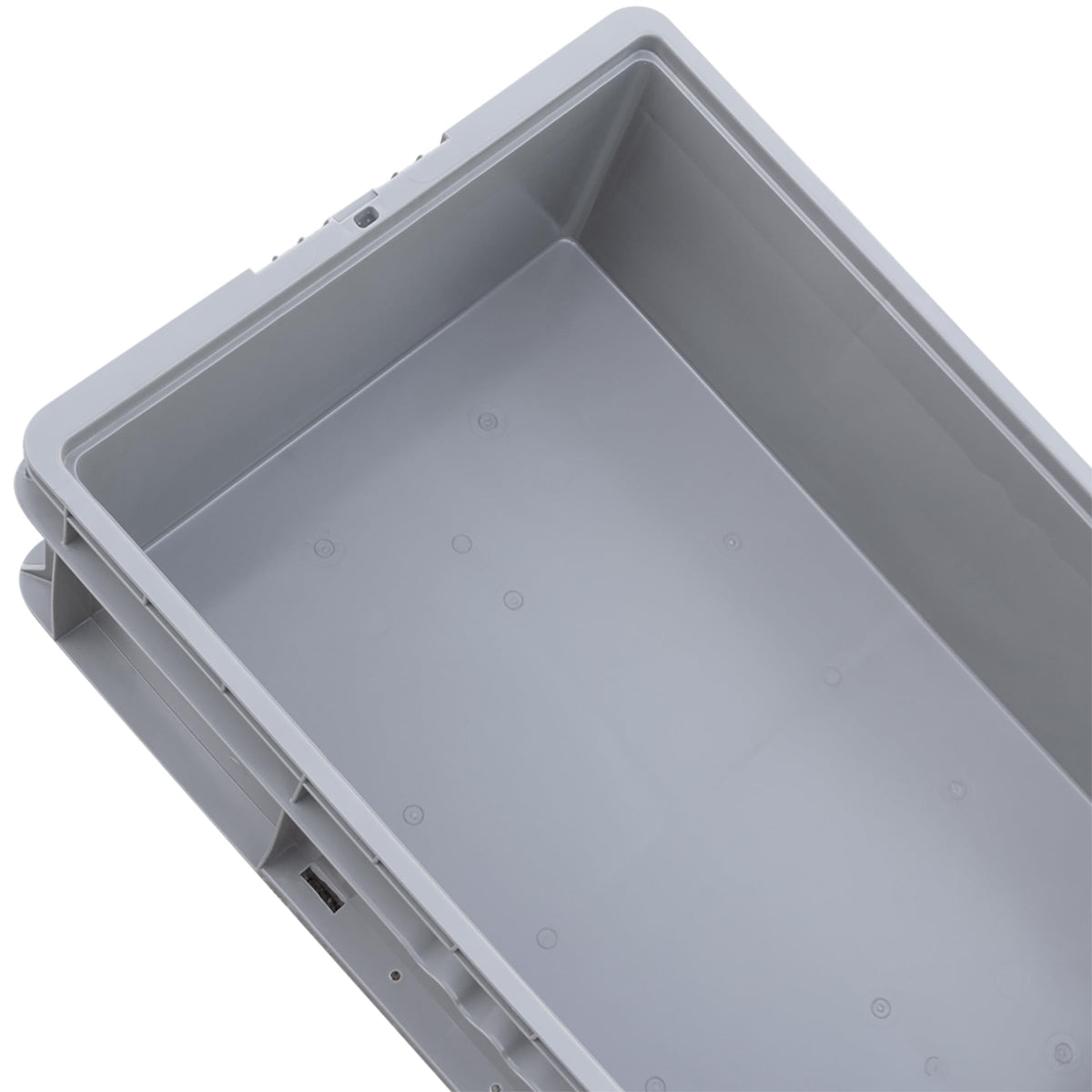 Buckhorn pallet-size-compatible tote fits 48x15 pallets for shipping