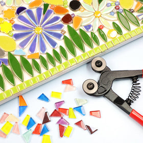 Buenoarte Glass Tile Nippers ergonomic design reduces fatigue during tiling.