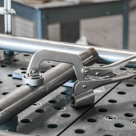 Right-angle bracket mounting offers versatile, stable clamping options.