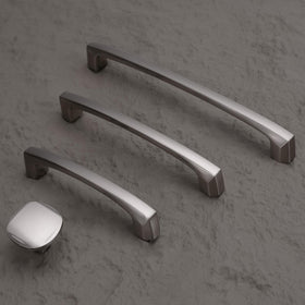 BUKOBYHE kitchen upgrade application creates cohesive look on drawers and cabinets.