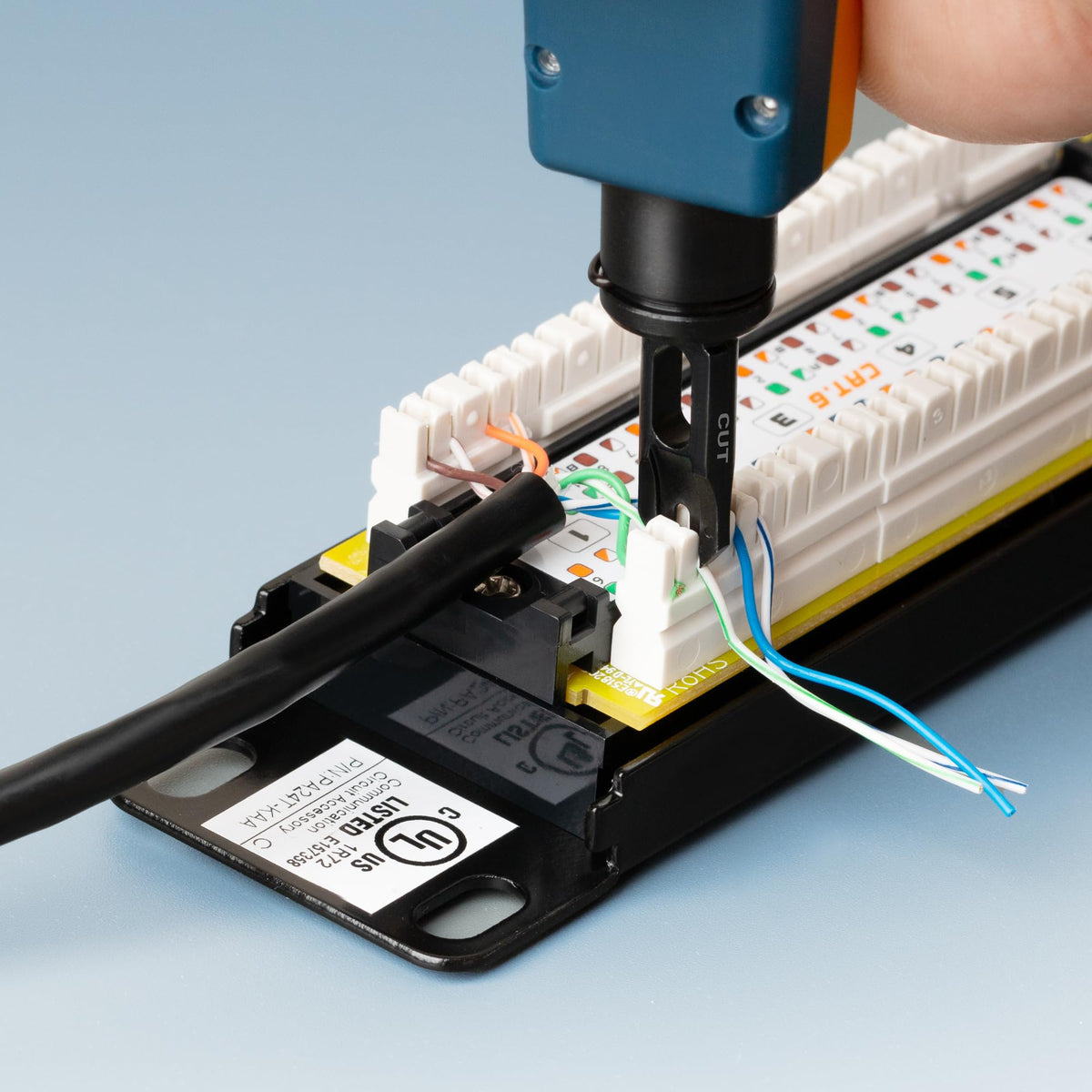 Cable Matters reversible blade adds versatility for cuts