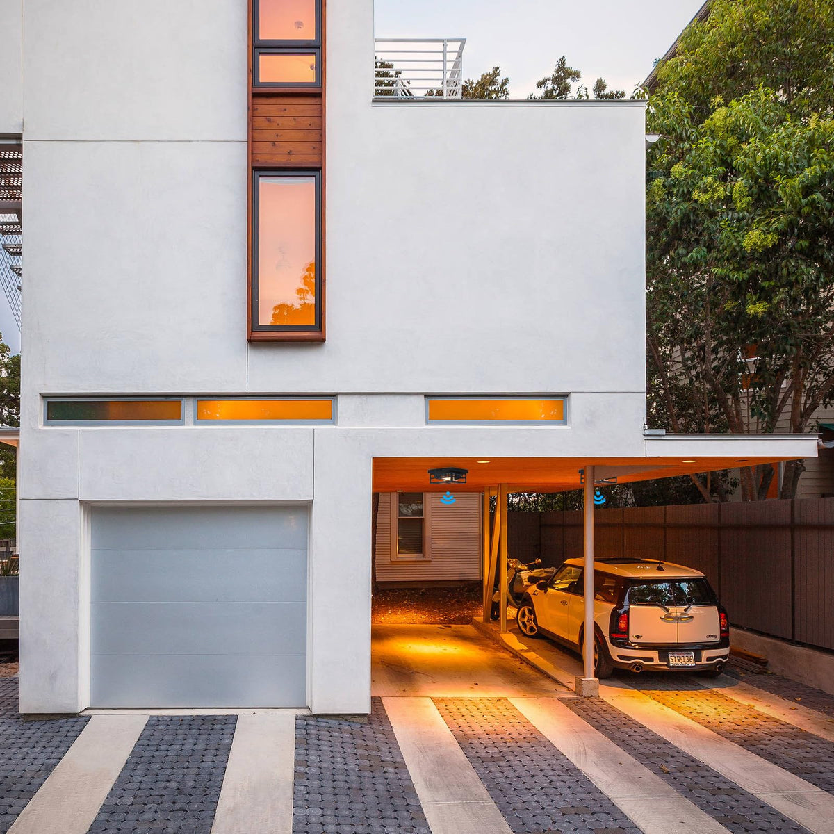 CALOKES UL-certified outdoor light withstands heat and humidity