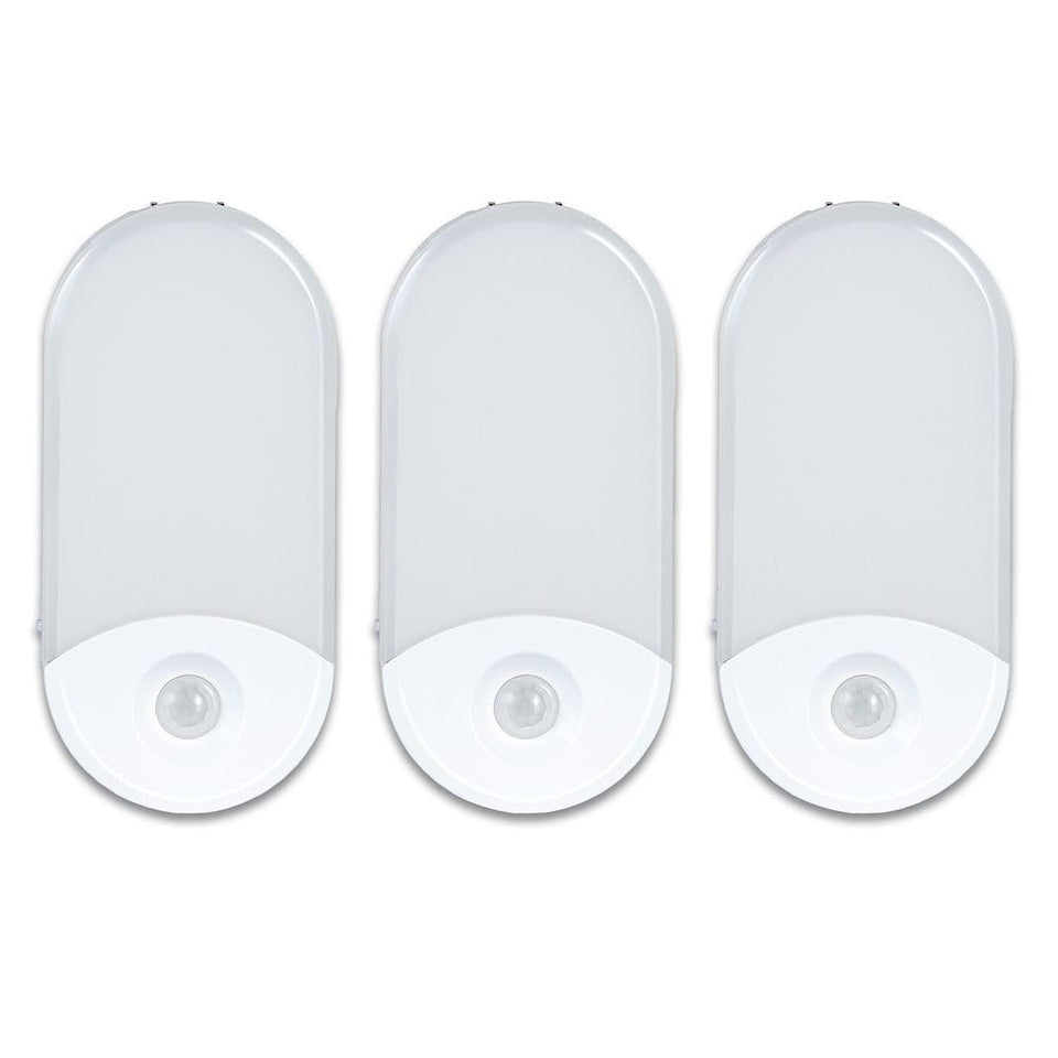 Camelion 4-in-1 night light plugged in provides safe guidance in dim hallways