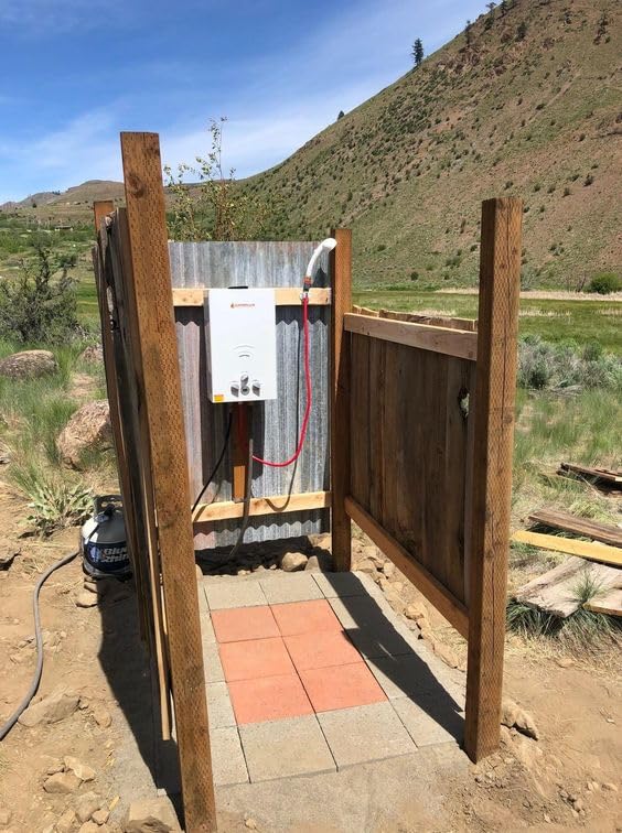 Camplux 15-minute install highlights quick setup outdoors