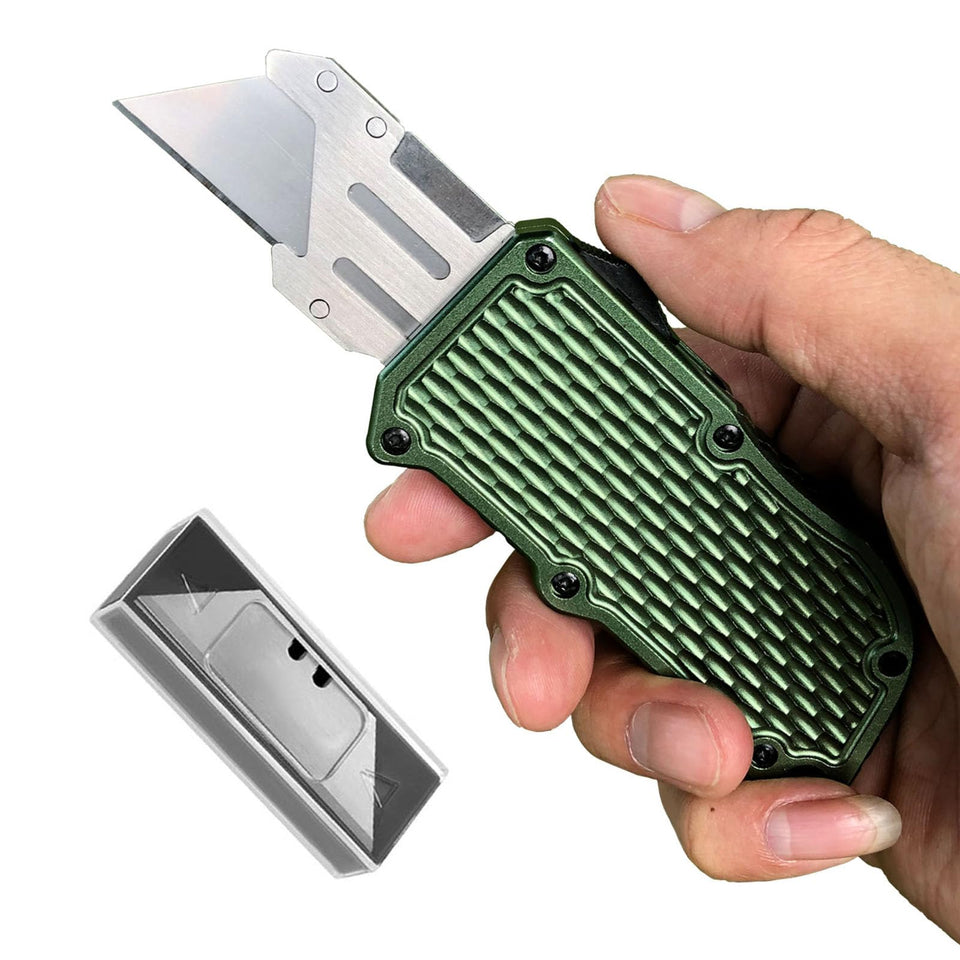 Caressolove automatic utility knife with green retractable blade for easy opening tasks.