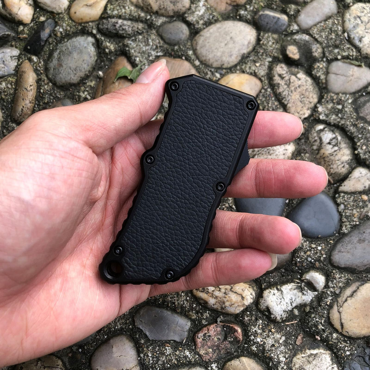 Caressolove lifetime guarantee and responsive customer support.