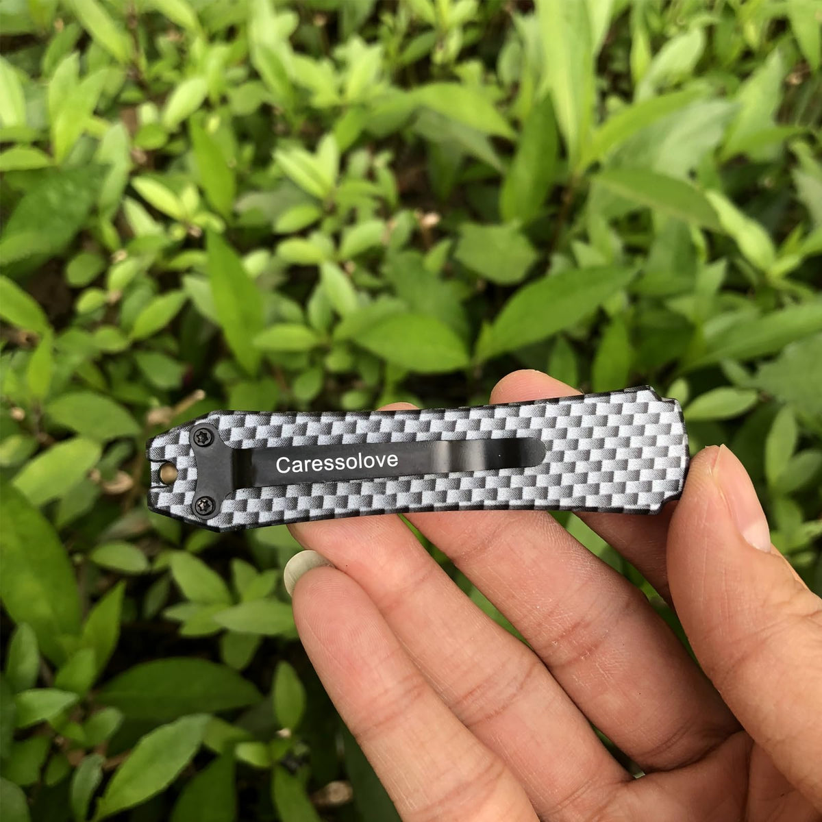 Caressolove Switch Blades Knife nonslip handle for secure grip during use.