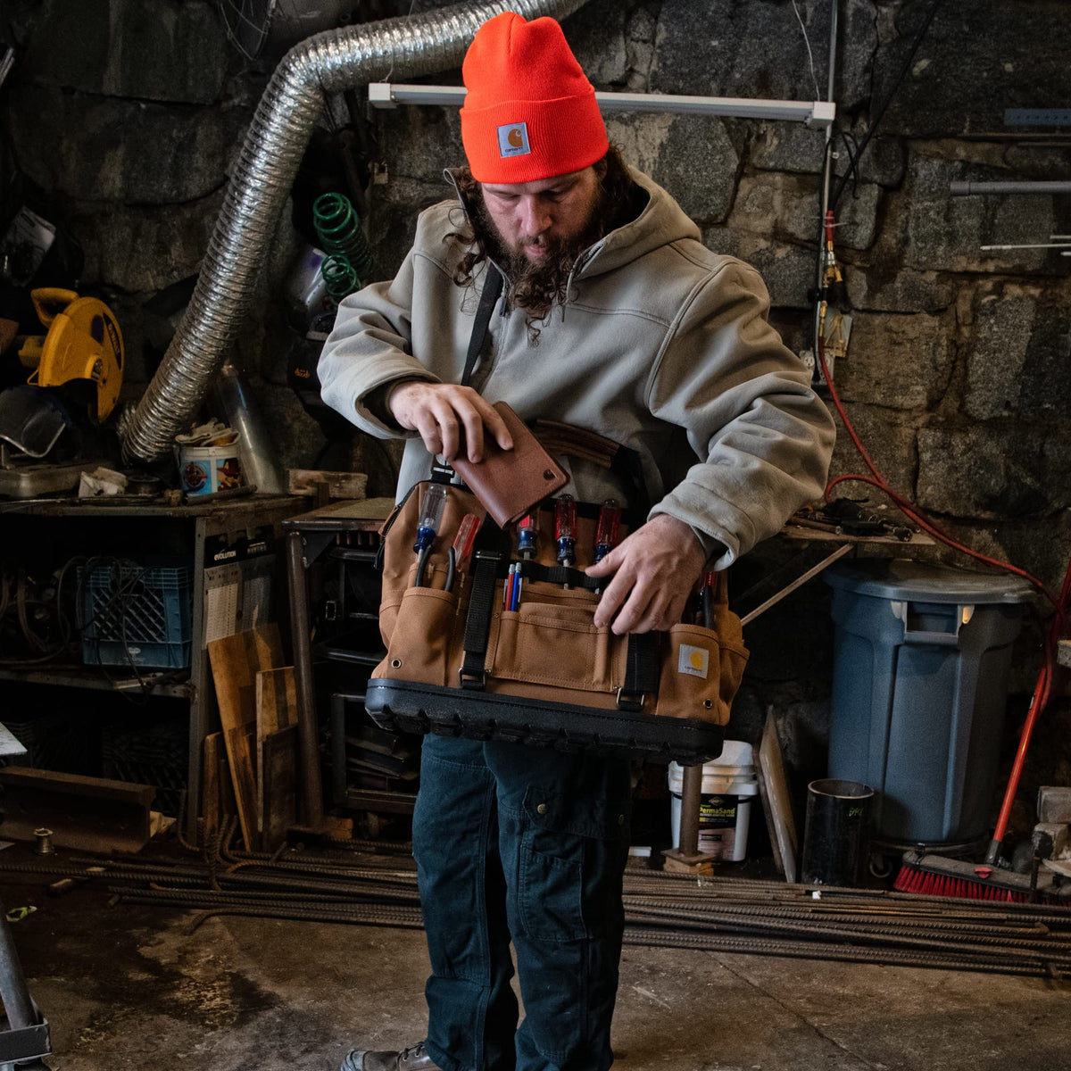 Carhartt Onsite Tool Bag shoulder-strap and handles provide comfortable transport