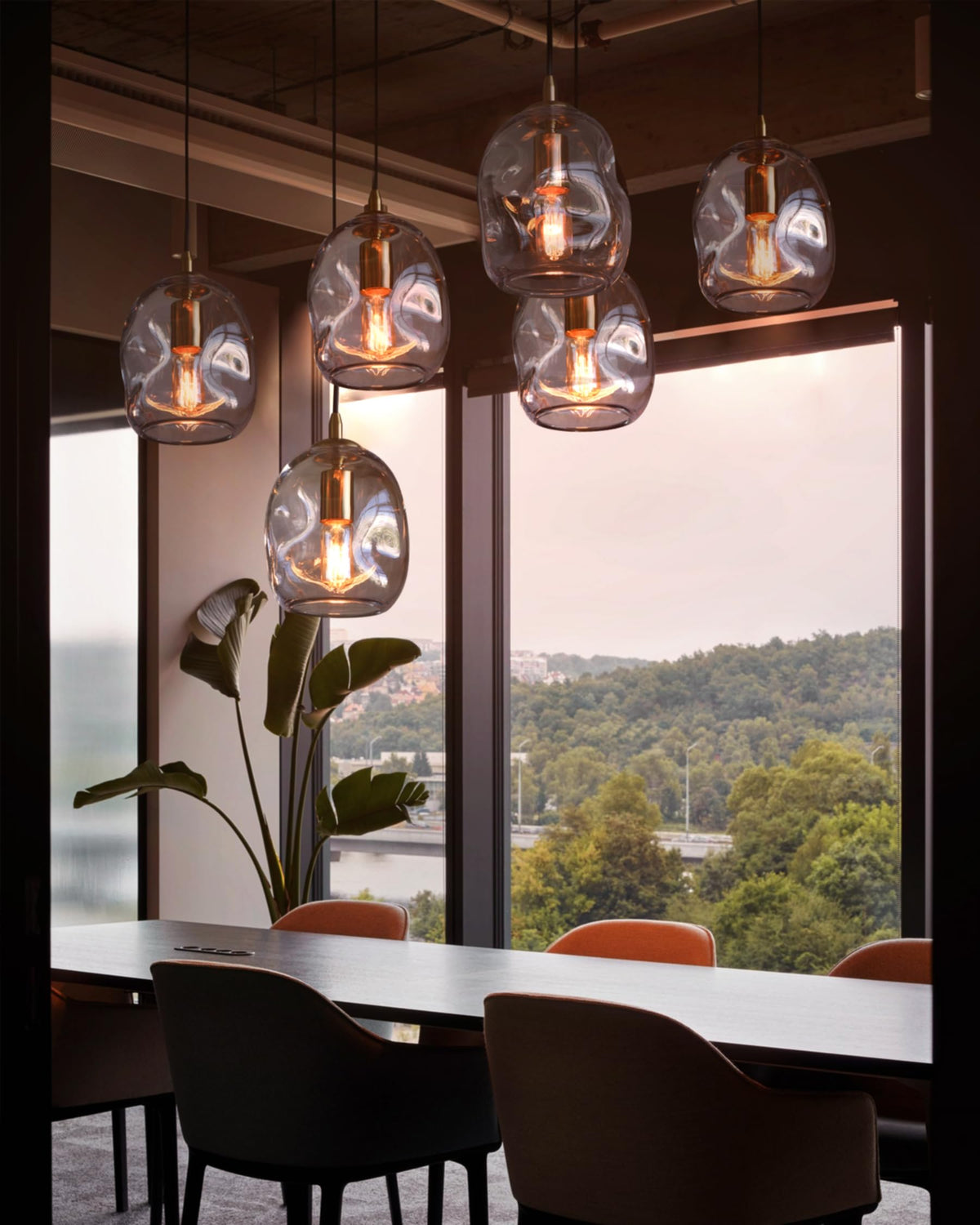 CASAMOTION secure packaging for safe delivery of glass pendant light.