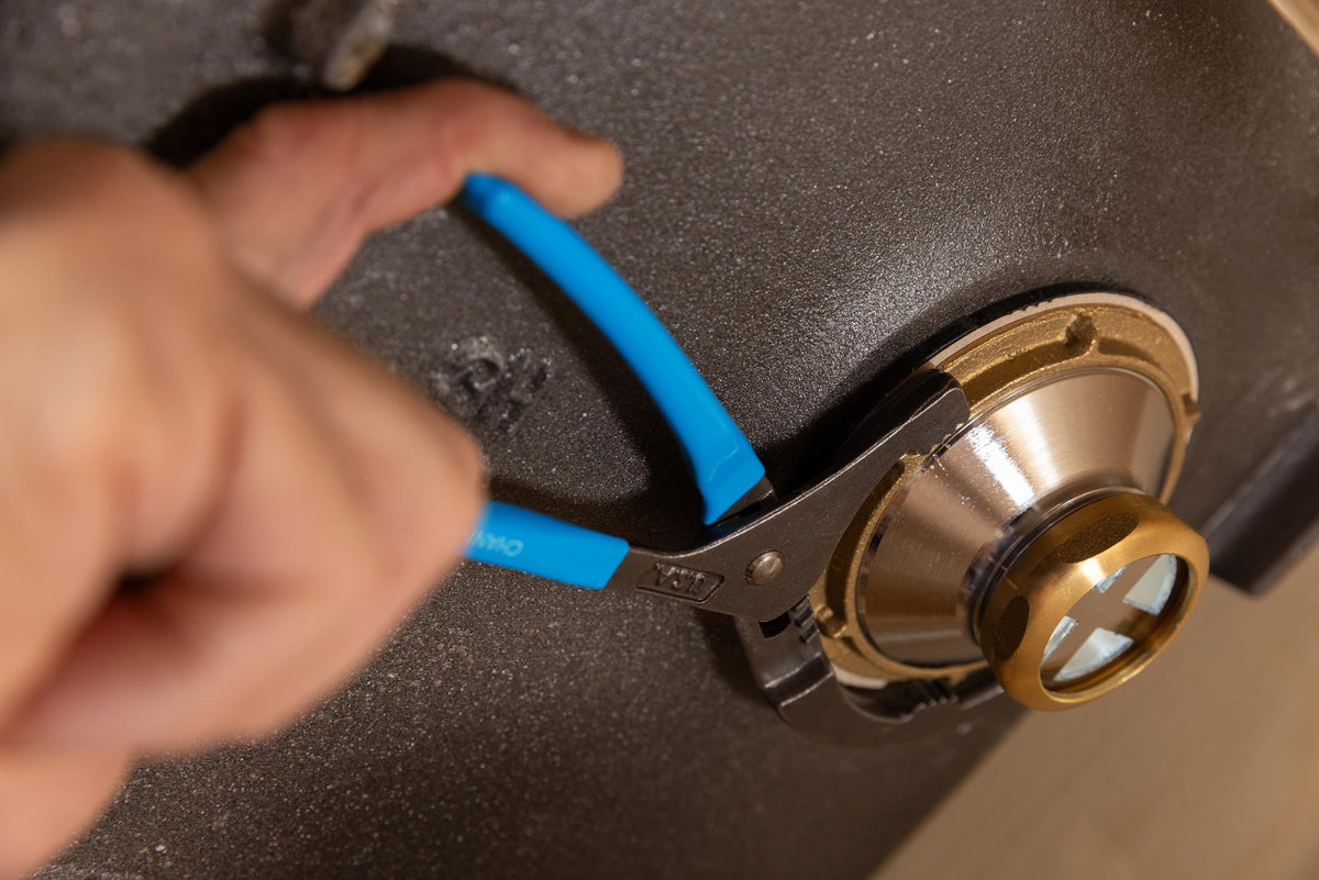 Channellock 209 Safe-T-Stop feature protecting fingers during use