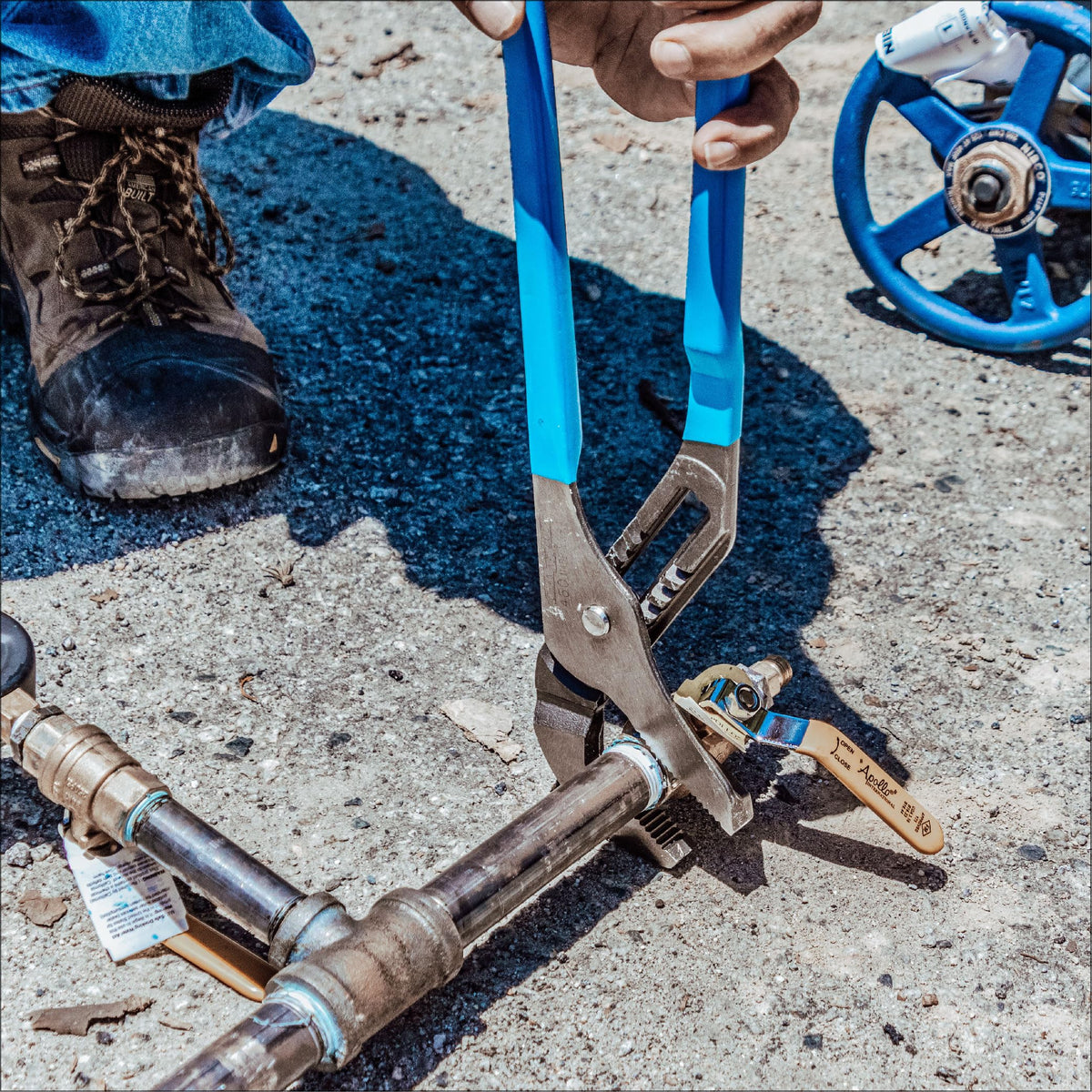 Rust-preventive coating helps protect the plier from moisture and wear.