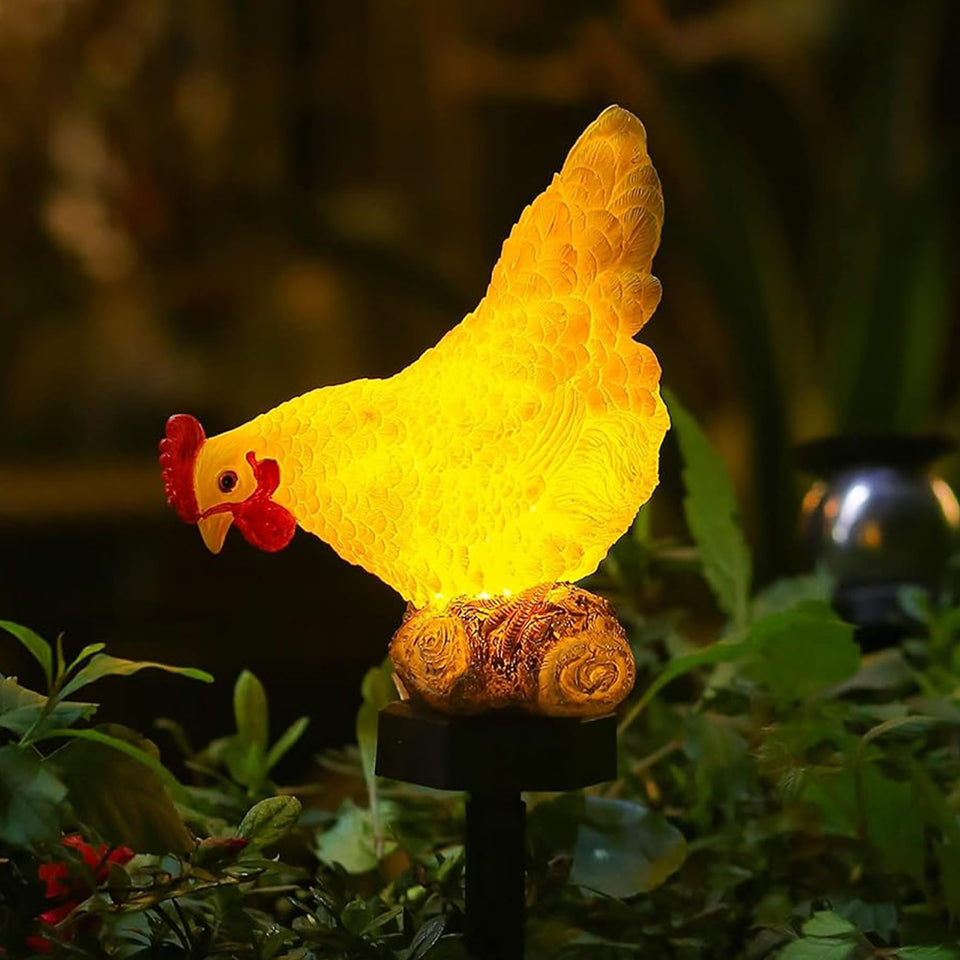 CHUANGFENG outdoor chicken solar light garden stake with warm glow for evenings.