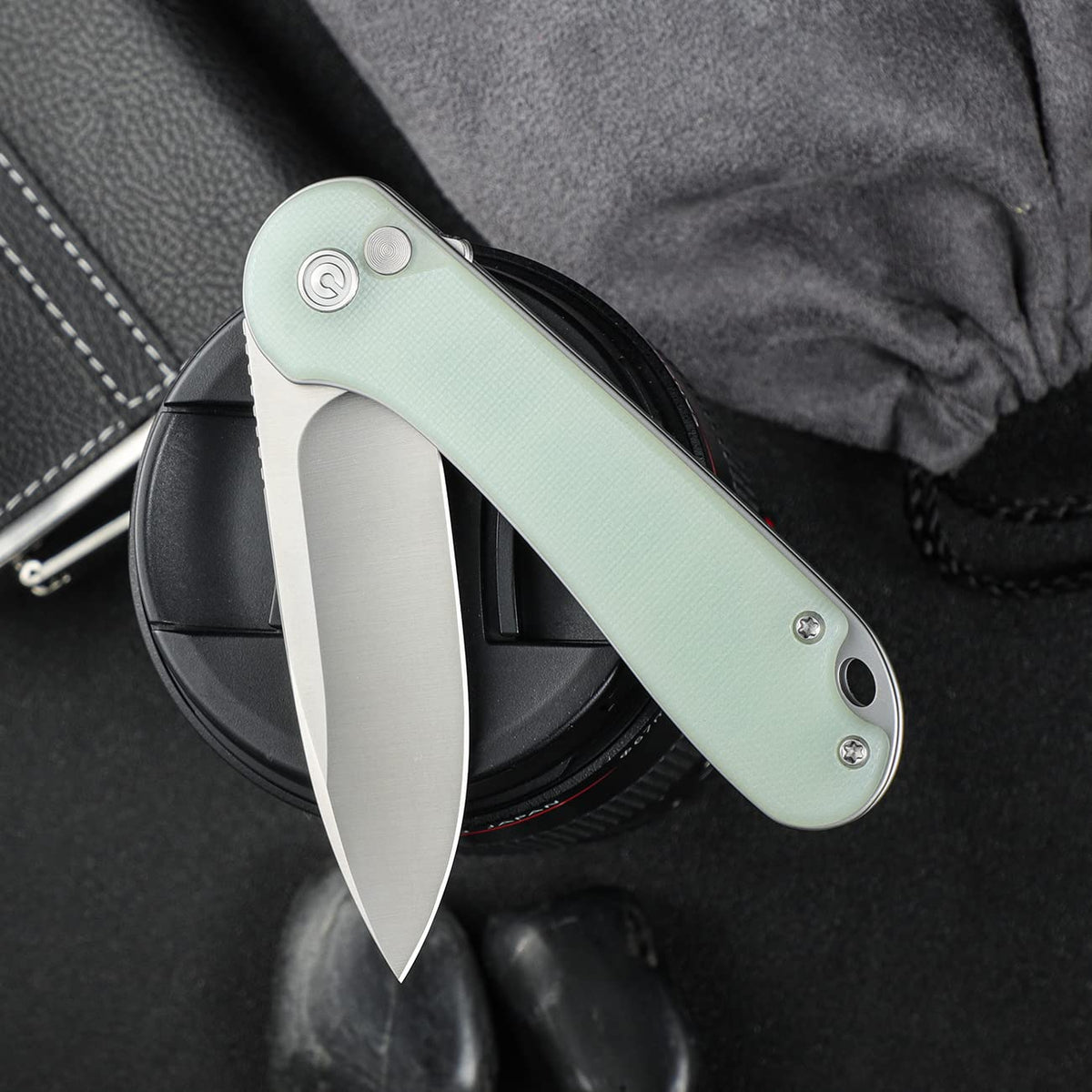 CIVIVI Elementum II handle with textured G10 for secure grip.