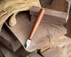 Clarke Brothers carbon steel blade stays sharp for accurate marks.