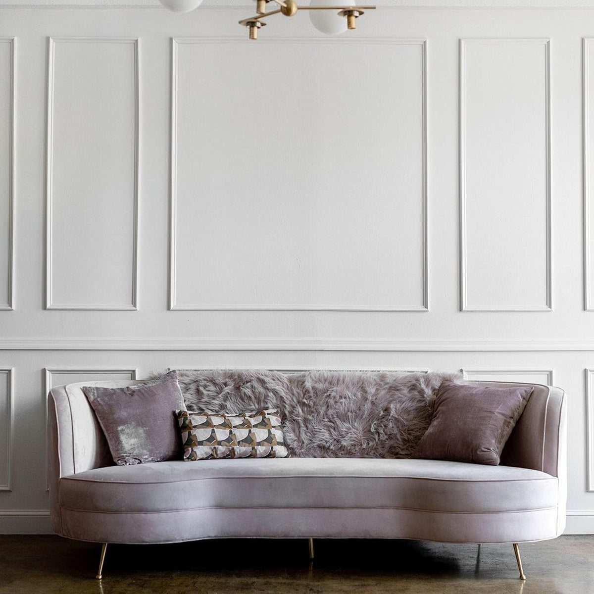 Coengwui paintable white trim enables versatile styling across rooms.