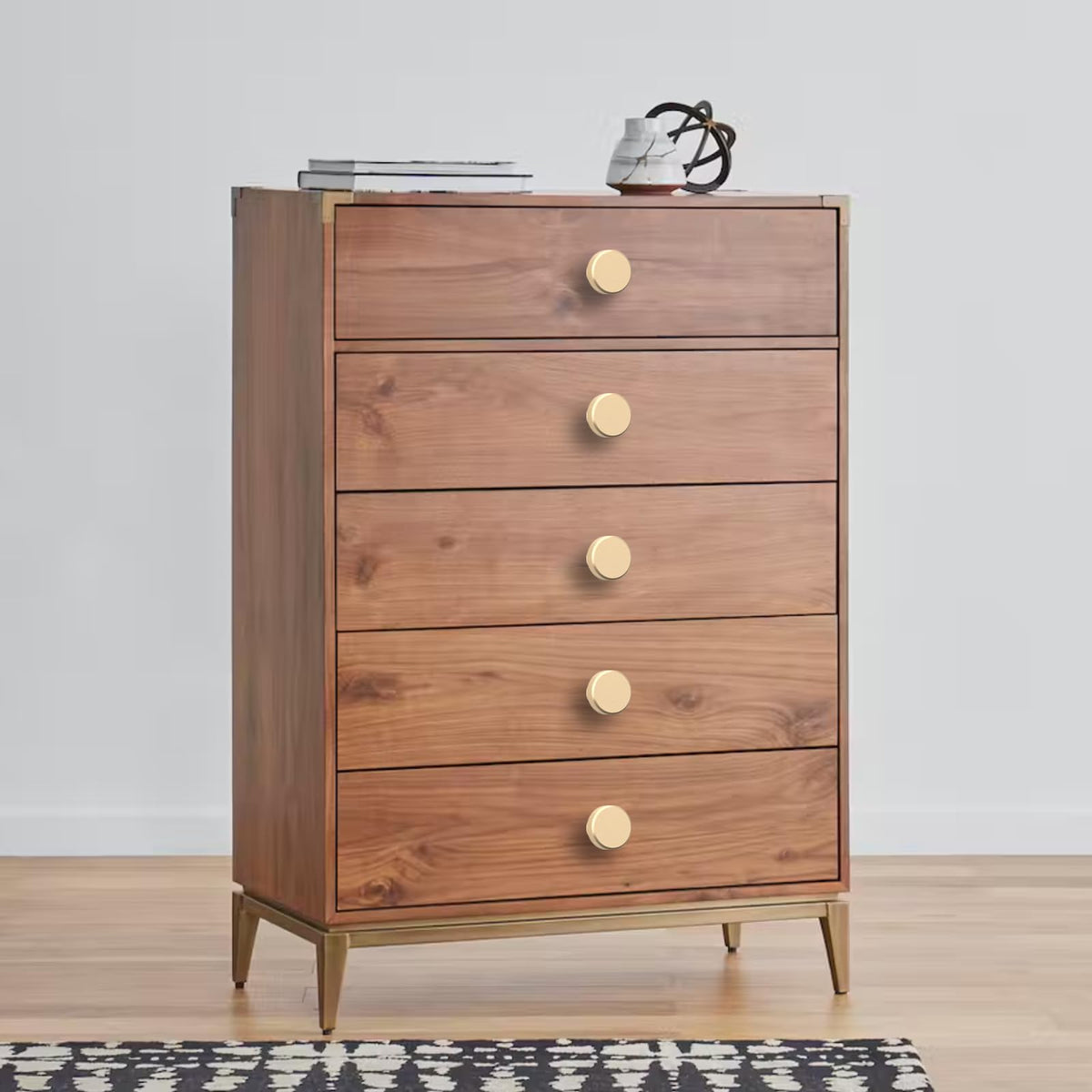 Coinkoly knob suits modern to traditional interior styles.