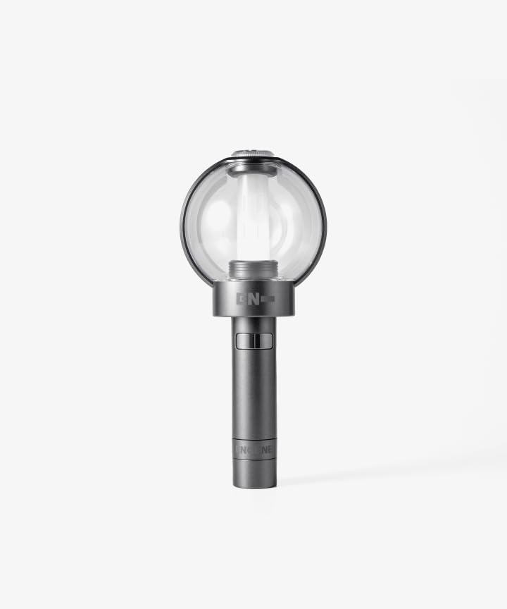 COKODIVE Enhypen Light Stick Ver.2 unboxed for fan events with vivid glow