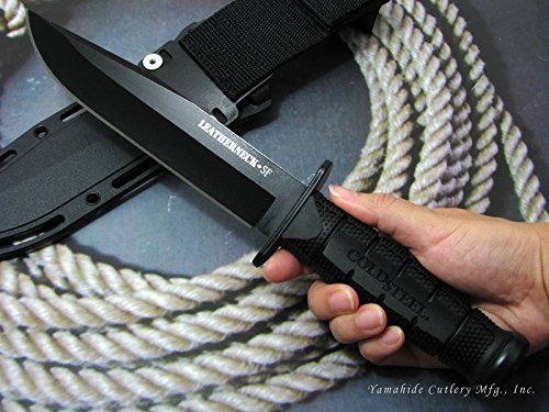 Cold Steel Leatherneck SF Kray-Ex handle for a secure grip in harsh conditions.