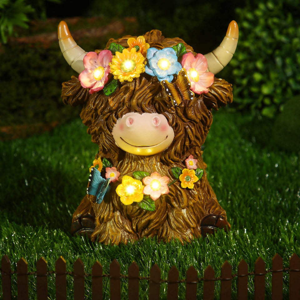 Colingmill Highland Cow solar statue – front view, charming garden decor