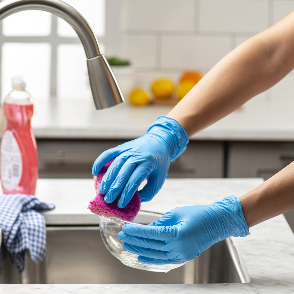 Comfy Package powder-free vinyl gloves reduce mess and irritation