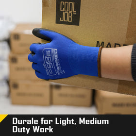COOLJOB breathable gloves support all-day wear during packaging.