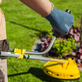 COOLJOB touchscreen-friendly gloves enable easy device use outdoors.