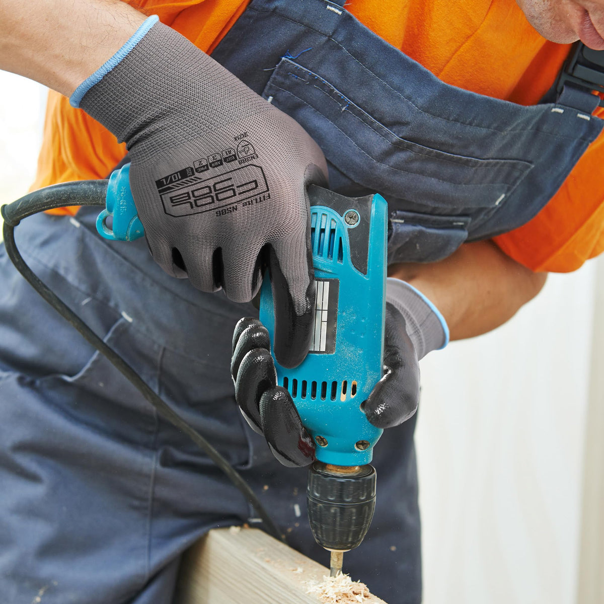 COOLJOB heavy-duty work gloves protect hands in construction and logistics