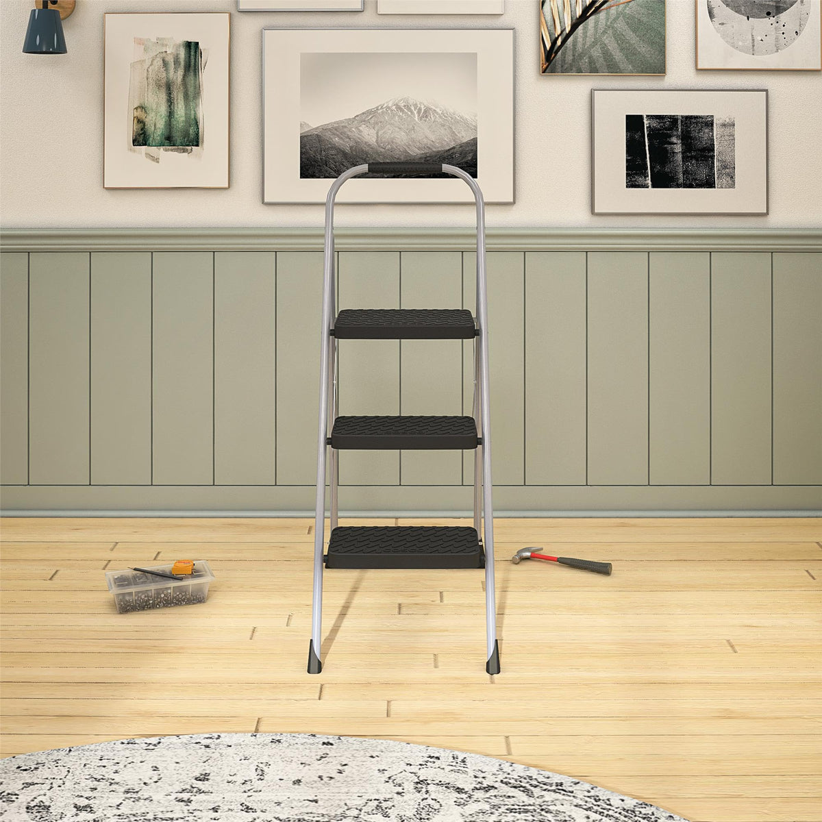 Cosco 11408PBL1E self-locking fold demonstrates easy storage.