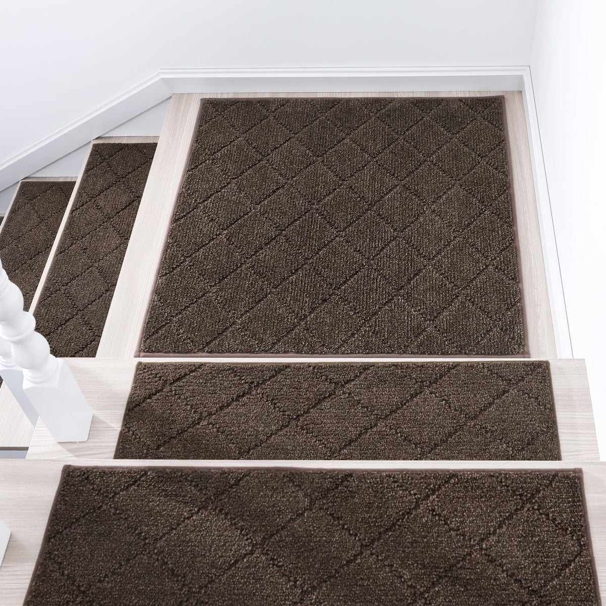 COSY HOMEER edging stair tread on wooden stairs provides non-slip grip for families