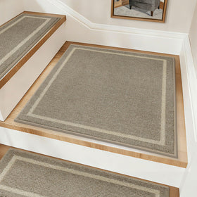 COSY HOMEER non-slip strip keeps the stair rug secure.