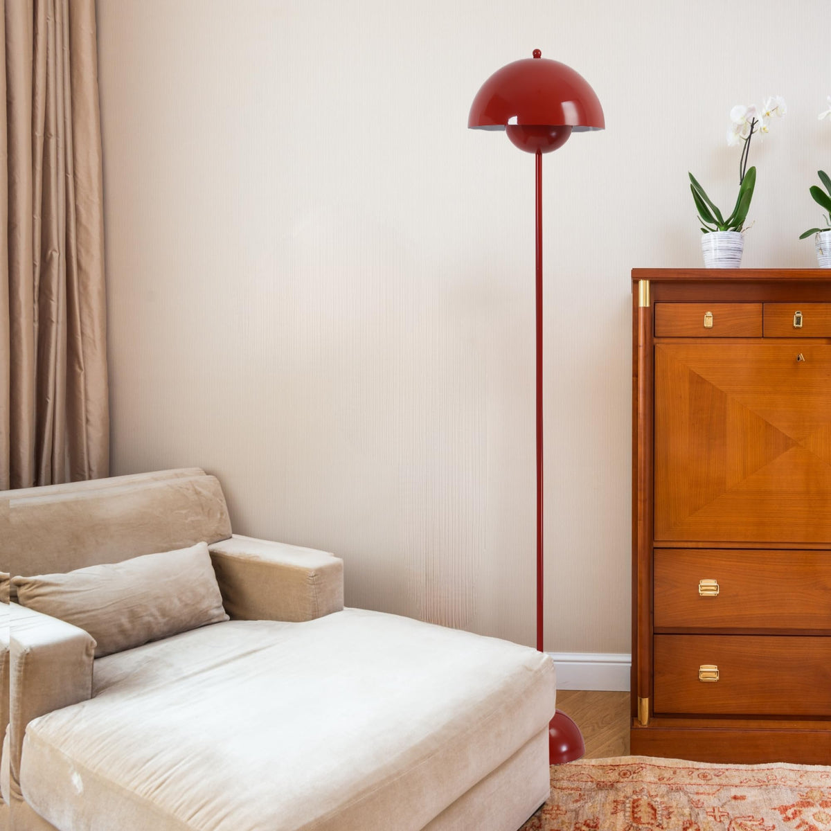 COSYLUX cord with foot switch offers easy access and control.