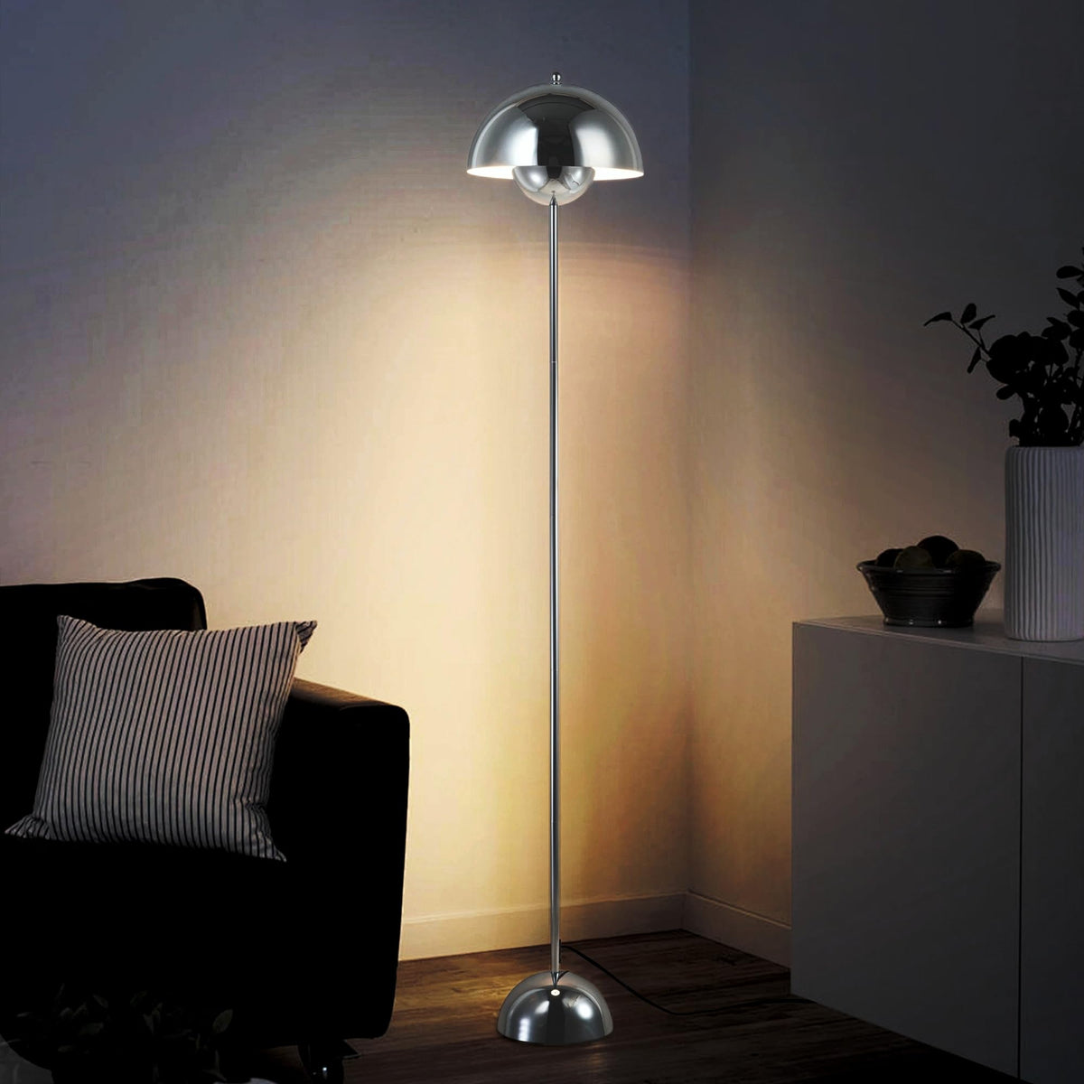 COSYLUX 7.7 ft cord enables flexible arrangement around furniture.