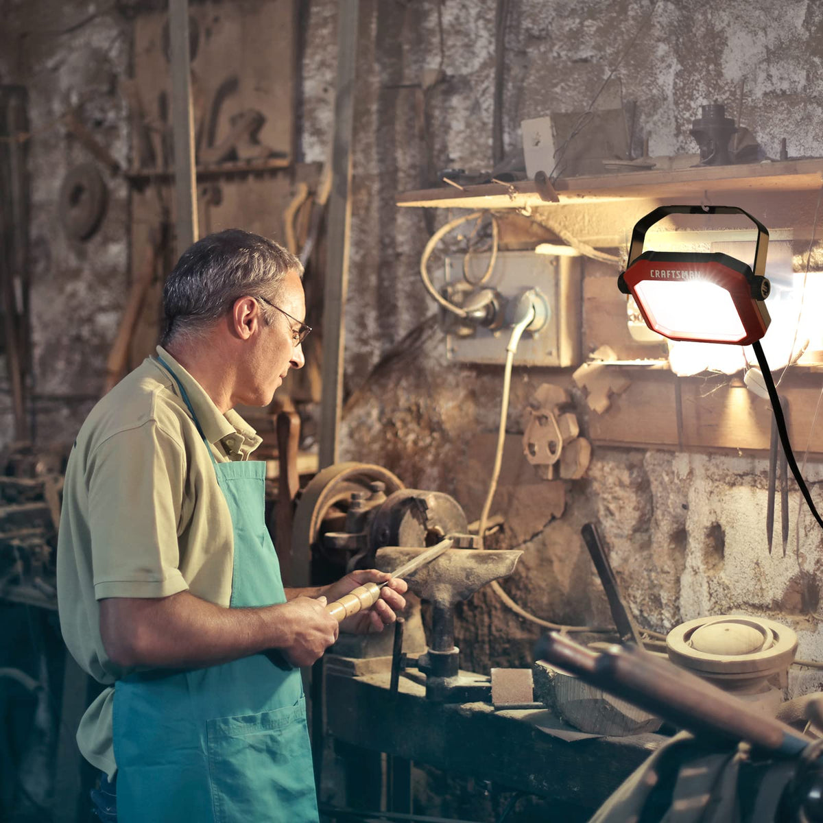 CRAFTSMAN compact design fits tight workspaces and carries easily.