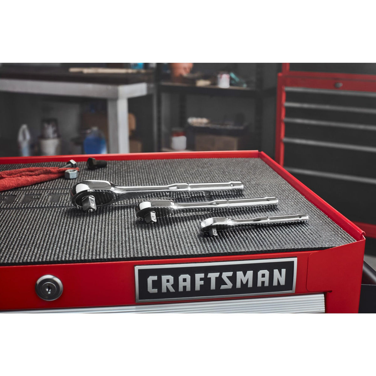 Craftsman ergonomic forged handle delivers comfortable use during long projects.