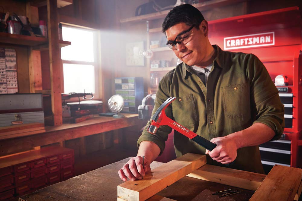 CRAFTSMAN hammer smooth face close-up; minimizes surface marks.