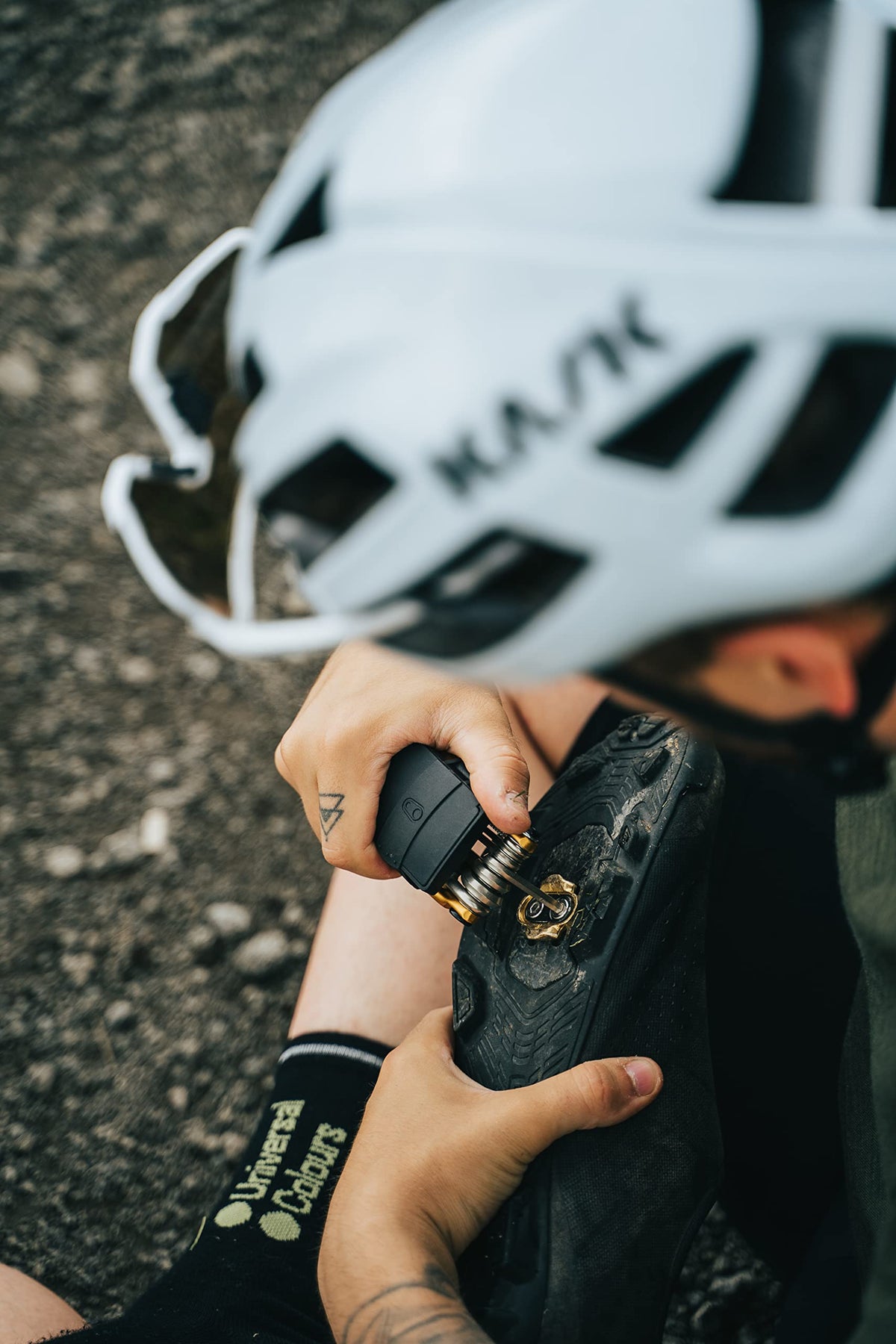 Crankbrothers M17 Nickel tool layout demonstrates readily accessible wrenches and drivers.