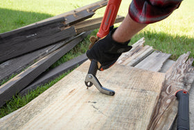 Crescent Sliding Joint 19" Low-profile jaw gripping sunken nails with precision and control.
