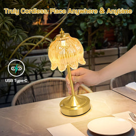 Crkwos lotus flower shade close-up showing glass detail and décor appeal