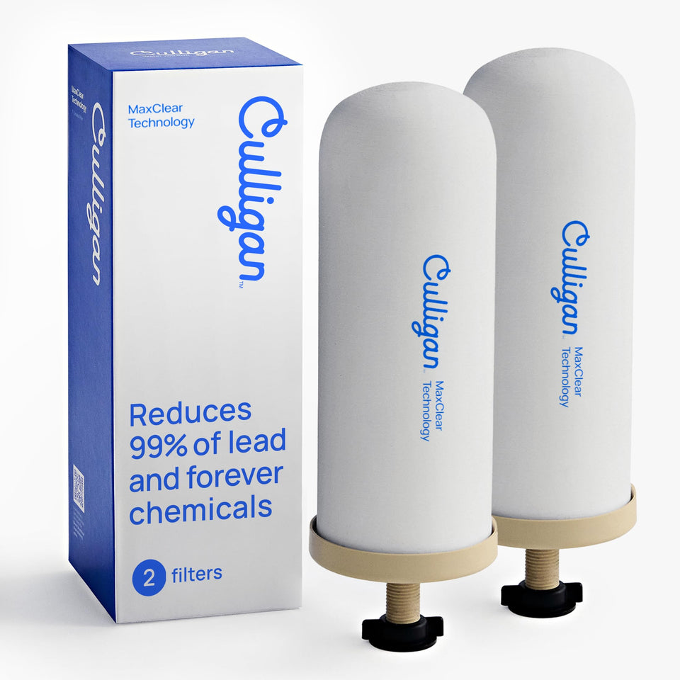 Culligan MaxClear gravity filter exterior with ceramic housing for durable filtration