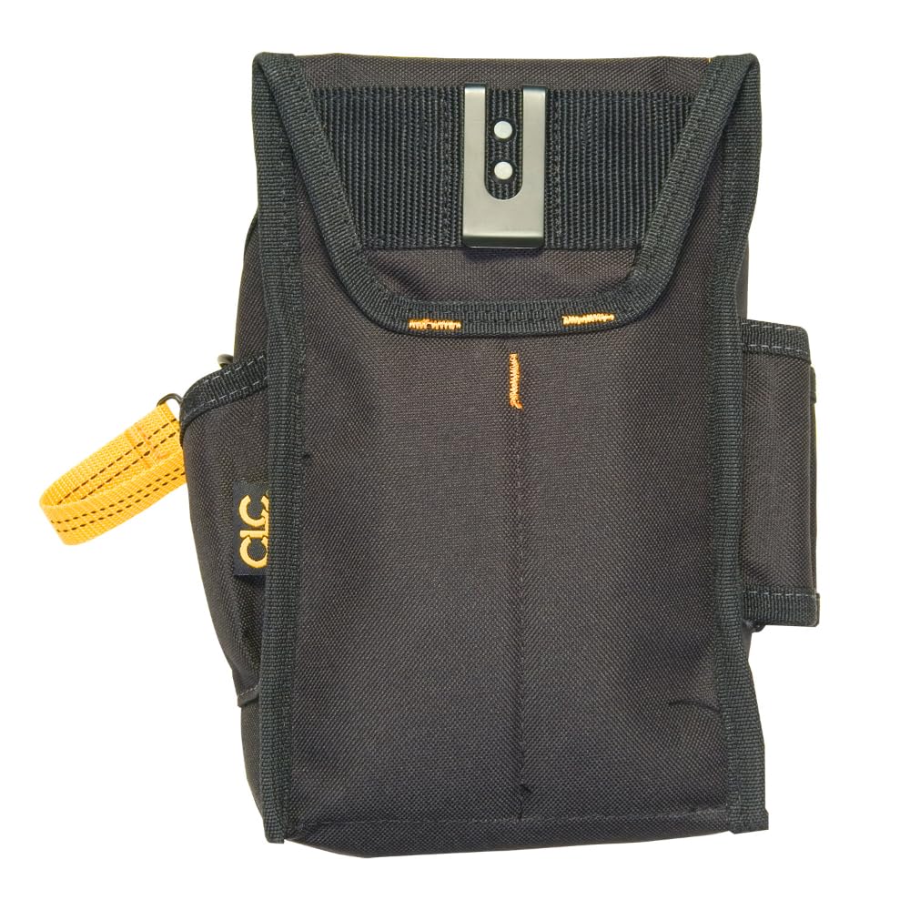 Custom Leathercraft 1524 front pocket stores larger items for fast access.