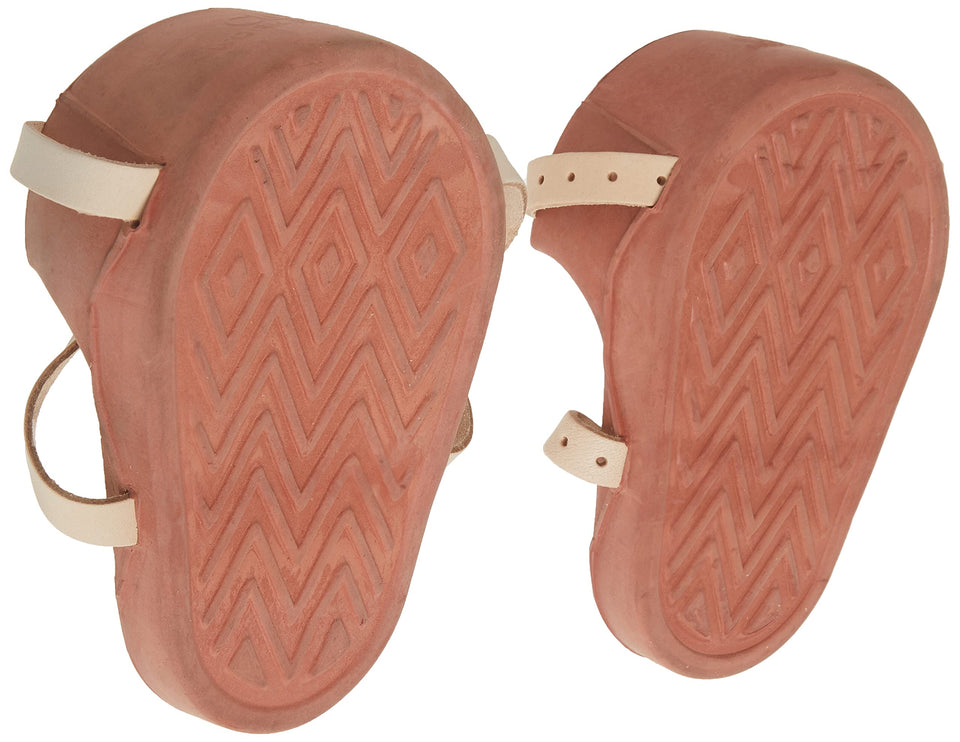 Custom Leathercraft 318 kneepads with flat bottom design provide enhanced knee support.