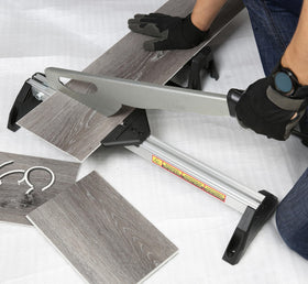 Cutterex arc-shaped serrated blade for precise cuts