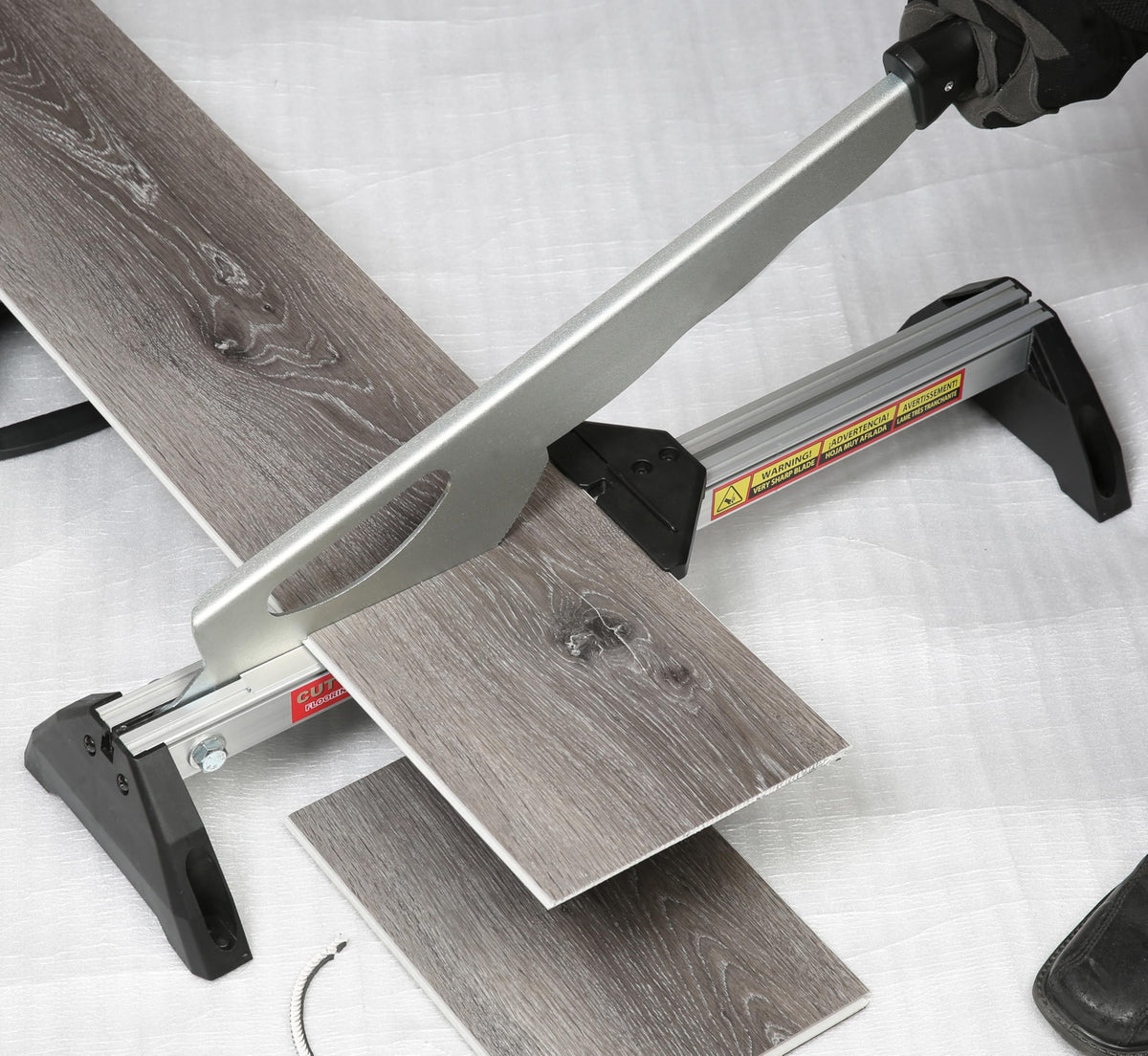 Cutterex ergonomic grip and slip-resistant cushion for comfort