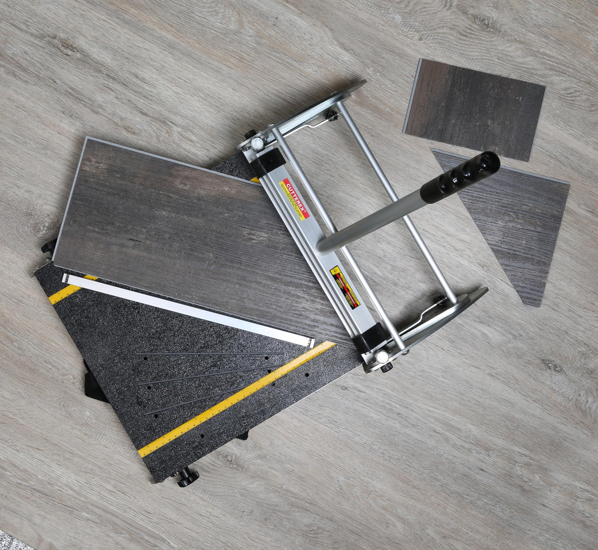 Cutterex wide cut capacity for VCT, LVT, PVC installations.