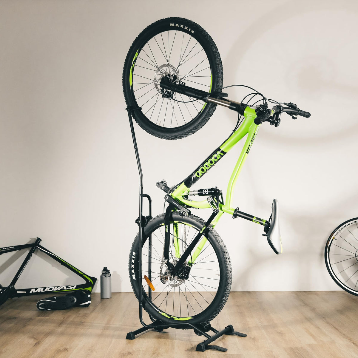 CyclingDeal compatibility 24-29in bikes: versatile storage for most bikes.