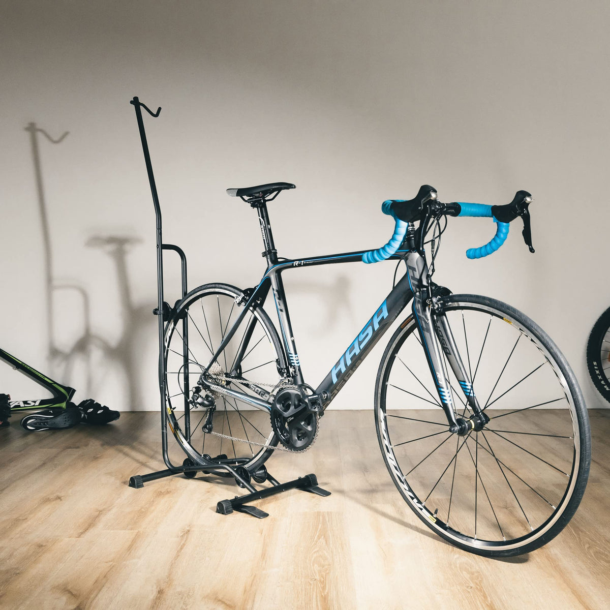 CyclingDeal lifetime warranty bicycle rack: worry-free durability.