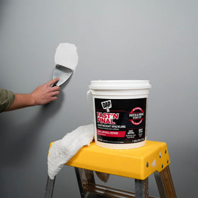 DAP Fast'N Final suitable for drywall, plaster, wood, and stucco.